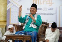 Wakil Gubernur Jambi Abdullah Sani menjadi Penceramah dalam Peringatan Isra' Miraj di Masji Taqwa, Desa Simpang Karmeo, Kabupaten Batanghari. (Foto: dok. Kominfo Provinsi Jambi).