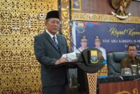 Wakil Gubernur Jambi Drs. H. Abdullah Sani saat membuka Rapat Koordinasi Staf Ahli se-Provinsi Jambi. (Foto: dok. Kominfo Provinsi Jambi).