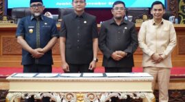 Pjs. Gubernur Sudirman Foto Bersama Pimpinan DPRD Provinsi Jambi.