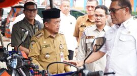 Gubernur Jambi Al Haris bersama Kepala Staf Kepresidenan Republik Indonesia Letjen TNI (Purn) AM Putranto. Foto dok. Kominfo Prov. Jambi
