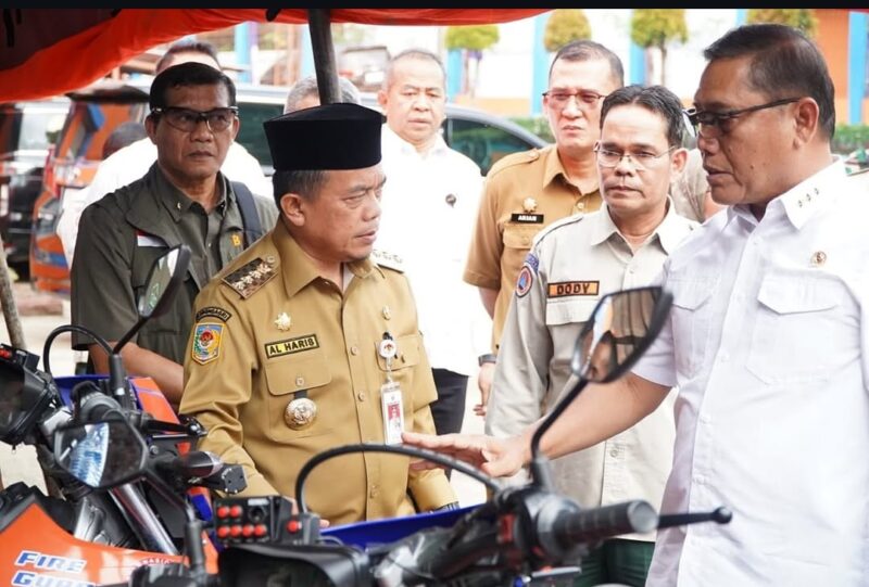 Gubernur Jambi Al Haris bersama Kepala Staf Kepresidenan Republik Indonesia Letjen TNI (Purn) AM Putranto. Foto dok. Kominfo Prov. Jambi