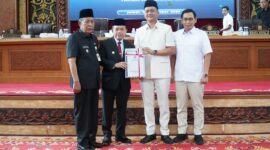 Al Haris dan Abdullah Sani Saat Menyampaikan Nota Pengantar KUA-PPAS T.A 2026