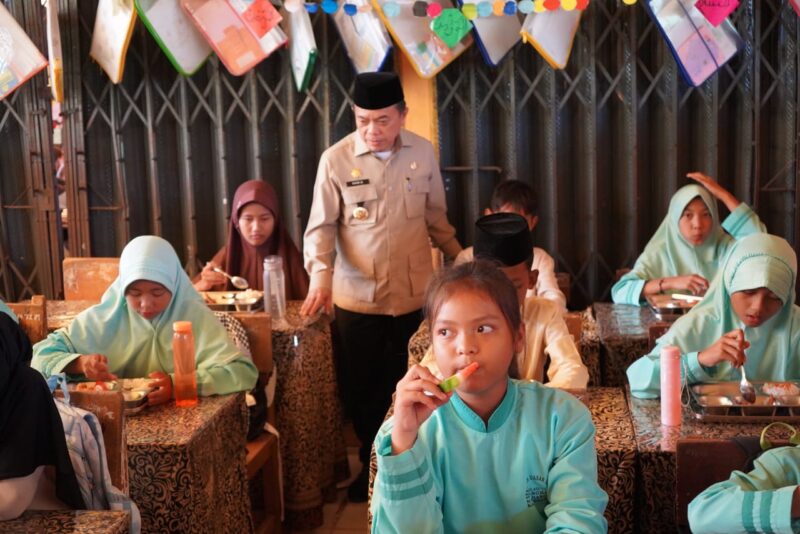 Al Haris Meninjau Pelaksanaan Makan Bergizi Gratis (MBG) di Kabupaten Merangin
