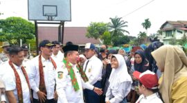 Senyum Hangat Warnai Penyerahan Dumisake Pendidikan. Foto: Istimewa