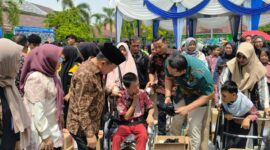 Penuh Haru Saat Al Haris Bagikan Bantuan Pendidikan di Kabupaten Merangin