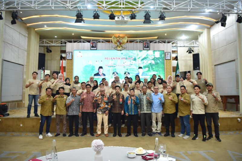 DPD Tani Merdeka Indonesia Kota Jambi Foto Bersama Wakil Walikota Jambi Diza Aljosha Usai Pengukuhan