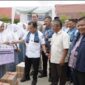 Gubernur Al Haris Serahkan Bantuan Pendidikan Bagi 320 Siswa
