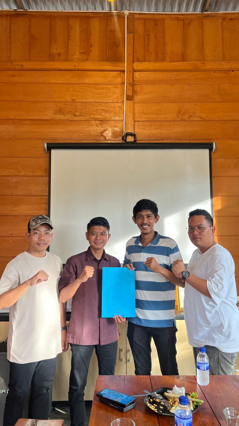 Iin Habibi, Sekretaris KNPI Provinsi Jambi Serahkan SK Careteker DPD KNPI Kota Jambi