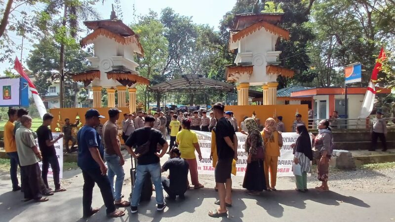 Dokumentasi Foto Gelar Aksi di Depan Kantor Bupati Langkat (23/1/2026)