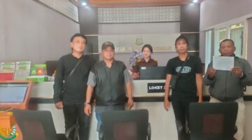 Warga Desa Gemurung Laporkan Kepala Desa ke Kejari Sidoarjo Terkait Dugaan Pelanggaran APBDes