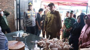 Kapolres Bantaeng Bersama Bupati Pantau Ketersediaan Stok Sembako Jelang Ramadan