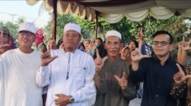 Dokumentasi Foto Kegiatan Sosper Anggota DPRD Provinsi Sumatera Utara Fraksi Nasdem Abdul Khair di Halaman Rumah Ibu Kenit Dusun IV Sukobeno Desa Mangga (8/3/2026)