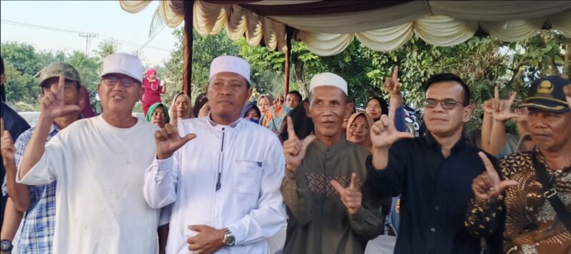 Dokumentasi Foto Kegiatan Sosper Anggota DPRD Provinsi Sumatera Utara Fraksi Nasdem Abdul Khair di Halaman Rumah Ibu Kenit Dusun IV Sukobeno Desa Mangga (8/3/2026)