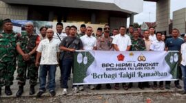 Dokumentasi Foto Pembagian Takjil di Depan Stabat Paviliun  Kelurahan Perdamaian Sabtu (14/3/2026)