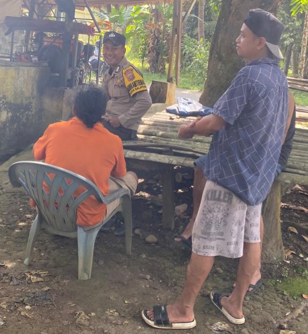 Dokumentasi Foto Kegiatan Bhabinkamtibmas Polsek Salapian Bersama Masyarakat 