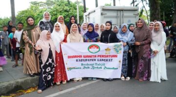 Dokumentasi Foto Pembagian Takjil DWP Kabupaten Langkat Jumat (13/ 3/2026)
