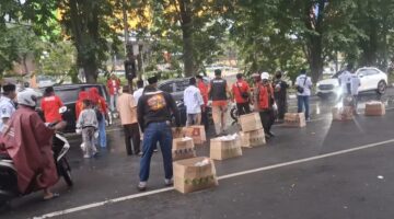 MADAS ( Madura Asli Daerah Anak Serumpun ) DPC Surabaya Gelar Berbagi 7.000 Takjil, Buka Puasa Bersama dan Haul Almarhum H. Berlian Ismail Marzuki