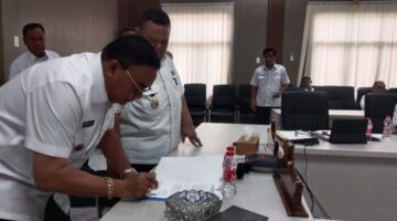 Paska Hari Raya idul Fitri 2026 Bupati Agara, HM Salim Fakhry Tandatangani SK Plt Asisten III Setdakab.