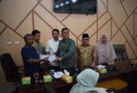 Dokumentasi Foto Masyarakat Besitang Memberikan Data Verifikasi Ulang Terdampak Banjir Besitang di Kantor DPRD Kabupaten Langkat Selasa(7/4/2026)