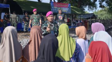 Akhiri Rangkaian Latihan Pasmar 2, Semarak Bhakti TNI AL di Pantai Merak Situbondo