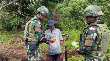 Ketahanan Pangan Berkelanjutan, Satgas Yonif 521/DY Bagikan Bibit Kepada Warga di Distrik Benawa