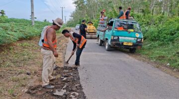 Proyek Swakelola Jalan Penumangan–Pagar Dewa Disorot, Diduga Jadi Ajang “Bancakan” Korupsi