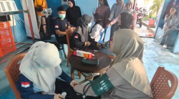 Sidokkes Polres Bantaeng Cek Kesehatan Relawan Pekerja MBG SPPG Polri