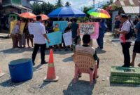 Kegiatan Dokumentasi Warga Bahorok Blokir Jalan Bukit Lawang Minta Gubernur Sumut Bobby Nasution Perbaiki Jalan Lintas Bukit Lawang Rabu(8/4/2026)