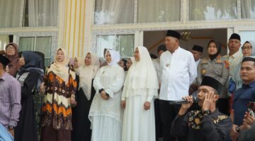 Dokumentasi Foto Kegiatan Pelepasan Calon Jamaah Haji Kloter 4 Kabupaten di Jentera Malay Rumah Dinas Bupati Langkat 