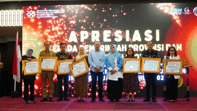 Dokumentasi Foto Kegiatan Penghargaan Pembangunan Keluarga Berkualitas di Hotel Emrial Garden Selasa (7/4/2026)