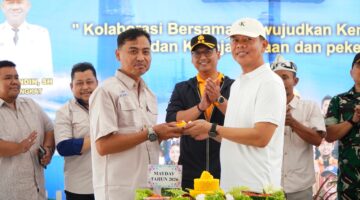 Dokumentasi May Day 2026 Sekda Kabupaten Langkat H.Amril Bersama Perwakilan Buruh di Alun - alun Tengku Amir Hamzah 
