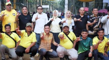 Dokumentasi Foto Kegiatan Pembukaan Turnamen Bola Voli PT Arih Wampu Ersada  di Desa Sematar
