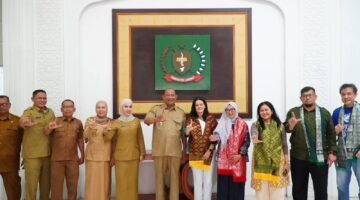 Dokumentasi Foto Kegiatan Audensi UNDP di Ruang Kerja Bupati Langkat 