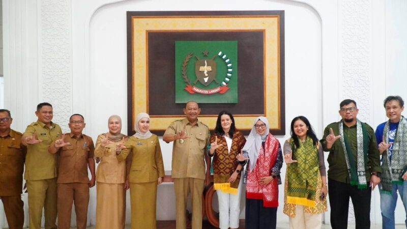 Dokumentasi Foto Kegiatan Audensi UNDP di Ruang Kerja Bupati Langkat 