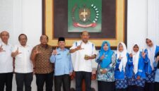 Dokumentasi Foto Pelajar MTS 4 Kabupaten Langkat Bersama Bupati Langkat H. Syah Afandin 