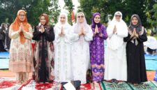 Dokumentasi Foto Kegiatan Wakil Bupati Langkat Tiorita Br Surbakti Shalat Idul Adha 1447 H di Alun- akun Stabat 