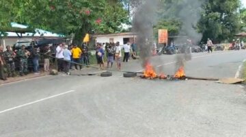 UMKM Papua Barat Gelar Aksi Palang Jalan, Tuntut Ganti Rugi dan Minta Ketua Regional Dicopot