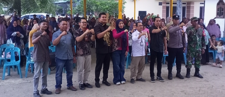 Dokumentasi Foto Kegiatan Sosialisasi Obat dan Makanan Anggota DPR RI Delia Pratiwi Bersama Tokoh Pemuda Langkat di Dusun Ampera Desa Karang Rejo Kecamatan Stabat Kamis (7/5/2026)