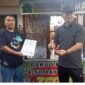 Dokumentasi Foto Kegiatan Dinas Koperasi UMKM di CFD Kepala Dinas Koperasi UMKM Binawan Memberikan Sertifikat Halal Gratis 