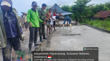 Tumbuhkan Semangat Kebersamaan, Babinsa dan Warga Bahu Membahu di Biangkeke
