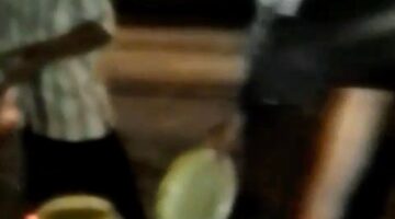 Diduga Jual Minyak Goreng Ilegal di Bawah Tol Desa Lebani Waras, Aktivitas Transaksi Dilakukan Sembunyi-Sembunyi