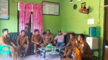 Kepala Desa Lae Bangun yang baru terpilih, Pimpin Apel Pada Seluruh Pengurus Desa