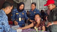 Dokumentasi Foto Kegiatan Puskesmas Bukit Lawang Kepala Puskesmas Bersama Tim Mengedukasi Masyarakat 