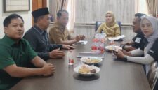 Dokumentasi Foto Kegiatan Audensi Rumah Inspiratif Kelana di Dinas Kependudukan Keluarga Berencana dan Pemberdayaan Perempuan 