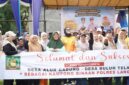 Dokumentasi Foto Kegiatan Ketua TP PKK Kabupaten Langkat Nyonya Endang Syah Afandin di Kampung Binaan Polres Langkat 