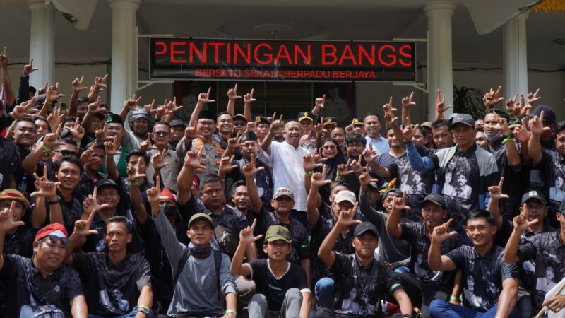 Dokumentasi Foto Kegiatan May Day Tahun 2026 di Kabupaten Langkat Berbagai Elemen Adakan Orasi Buruh Internasional di Kantor Bupati Langkat Jumat (1/5/2026)