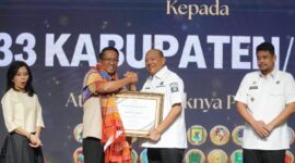 Dokumentasi Foto Kegiatan Bupati Langkat H Syah Afandin Menerima Mandat Dari Kementerian Hukum Indonesia Supratman Andi Aktas 