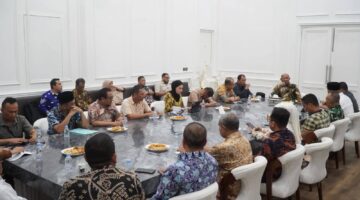 Dokumentasi Foto Kegiatan Bupati Langkat H Syah Afandin di Rumah Dinas Bupati Langkat Bersama OPD