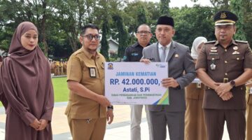 Disaksikan Forkopimda Kabupaten Jeneponto, BPJS Ketenagakerjaan Cabang Bantaeng Serahkan Santunan JKM Kepada Ahli Waris
