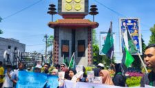 Dokumentasi Foto Istimewa: Kegiatan Himpunan Mahasiswa Islam Indonesia Cabang Kabupaten Langkat Kritisi Kebijakan Nasional di Simpang Bupati Langkat